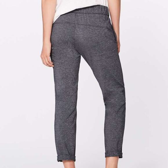 Lululemon On The Fly Pant Heathered Black Women's Sz 4 Excellent Used Condition - Picture 2 of 10